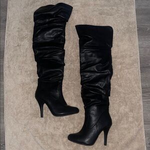 Over-the-Knee black Heeled boots size 8- perfect for all occasions/costumes